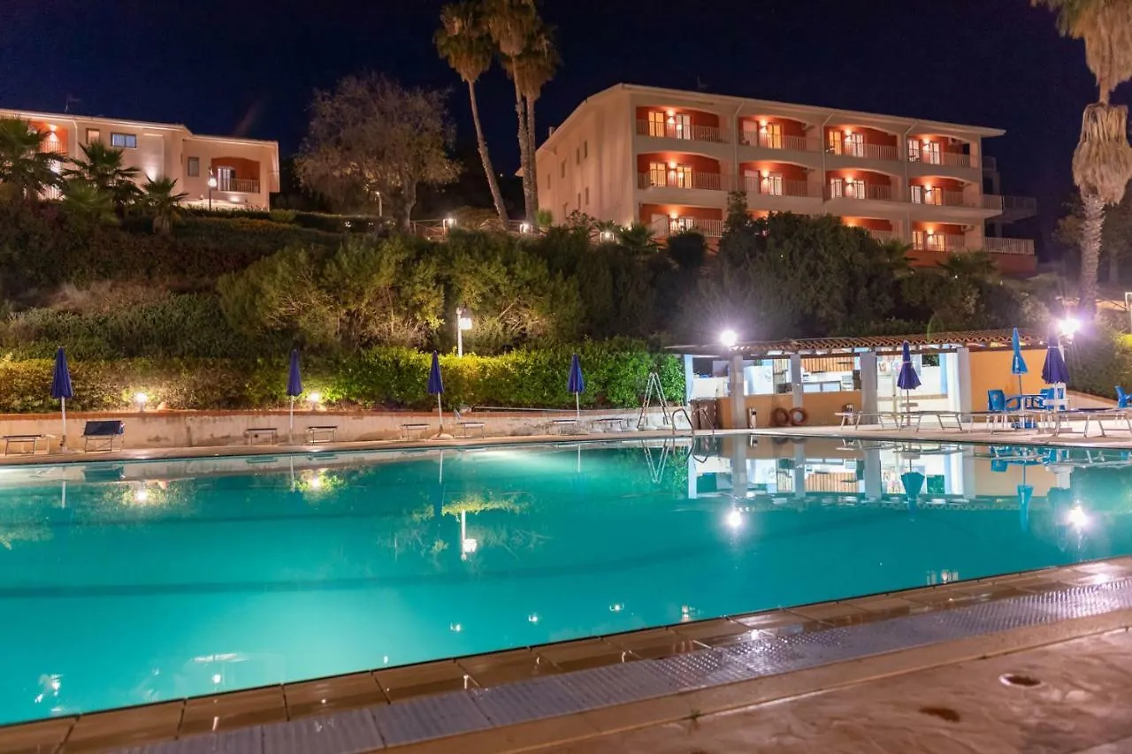 שאקה Aparthotel Isabella 2*,  איטליה