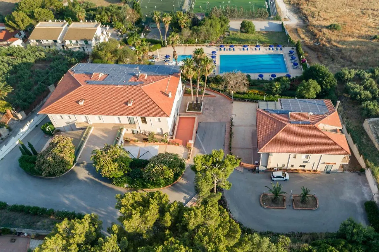 שאקה Aparthotel Isabella 2*,  איטליה